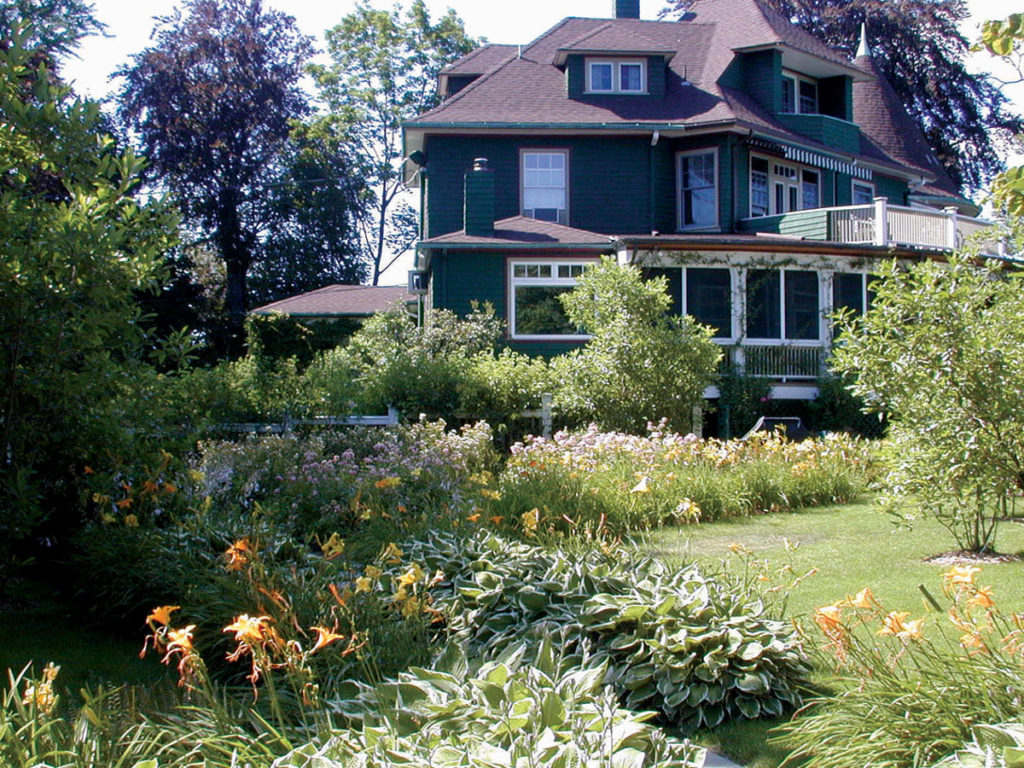 RGR Landscape - Larchmont Residence Garden Walk